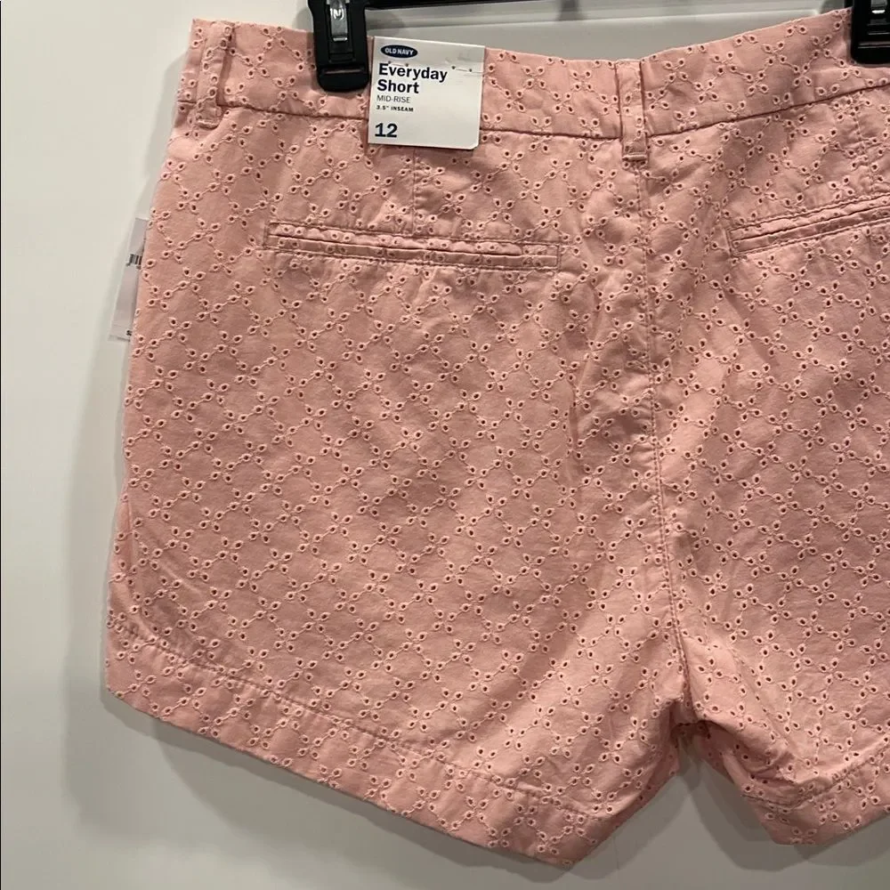 Old Navy Pink Eyelet Everyday Short NEW 3.5” Mid Rise Size 12 Pink Style 581992